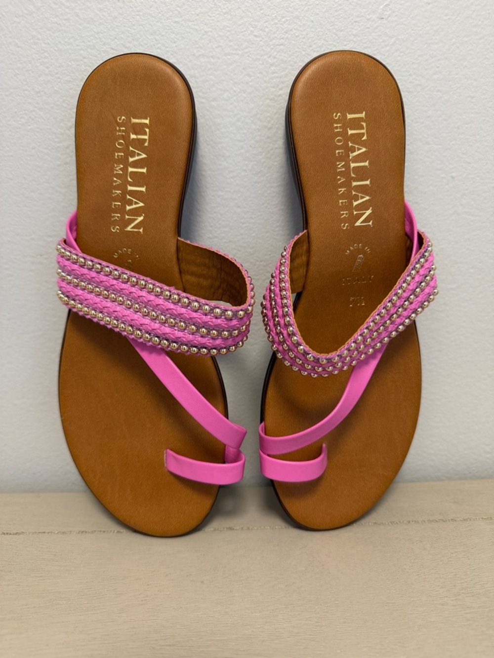 NEW Hot Pink Gold Beaded Italian Shoemakers Toe Loop Sandals Size 7.5 NWOT - Picture 4 of 4